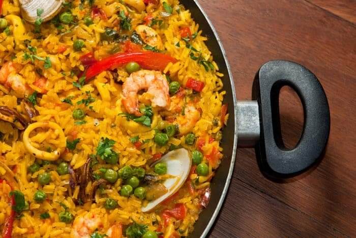 How to make seafood paella at home