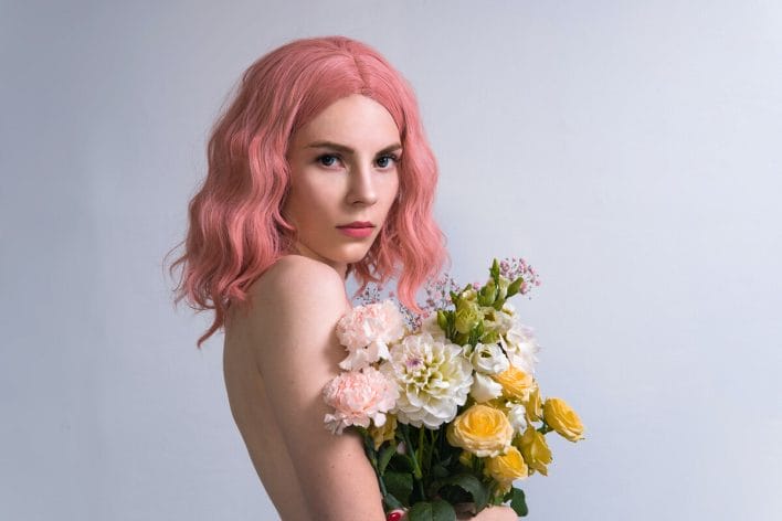 A pink hair gemini girl